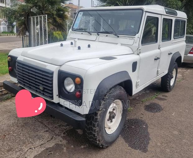 Land Rover Defender 2002 White