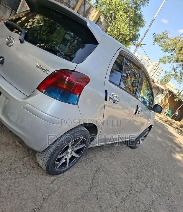 Toyota Yaris 2009 Silver