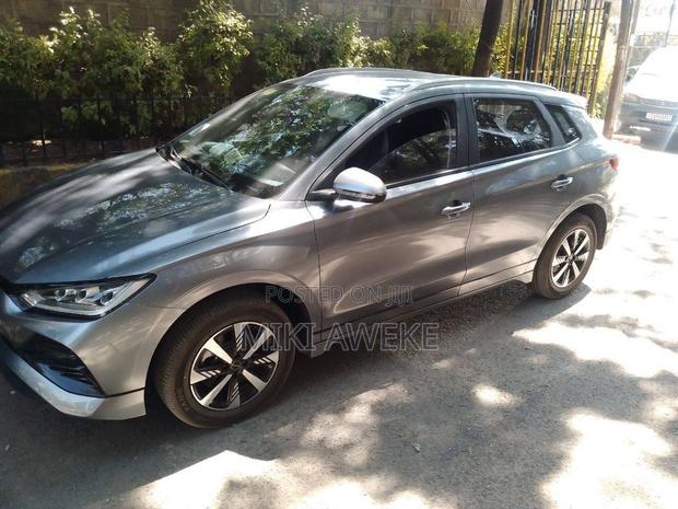 BYD E2 43 kWh 94 hp FWD 2025 Gray