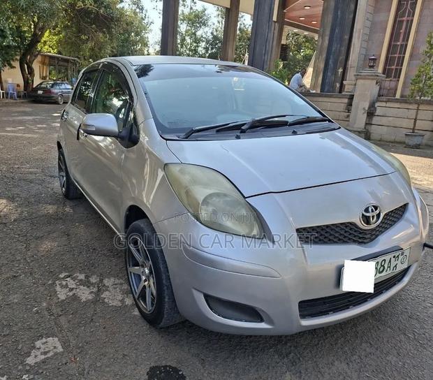 Toyota Yaris 2009 Silver