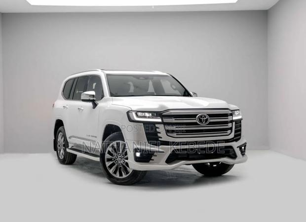 New Toyota Land Cruiser LC300 2025 White
