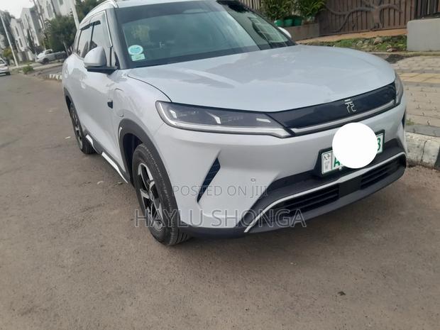 BYD Yuan Up 2025 Silver