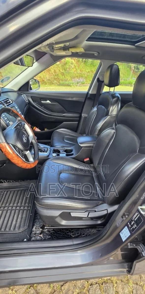Hyundai Creta 2023 Gray