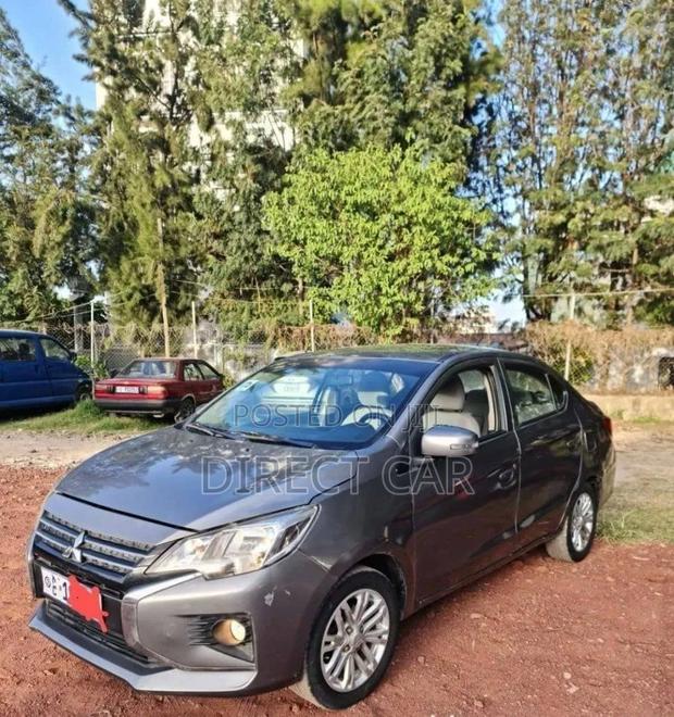 Mitsubishi Attrage 2021 Silver