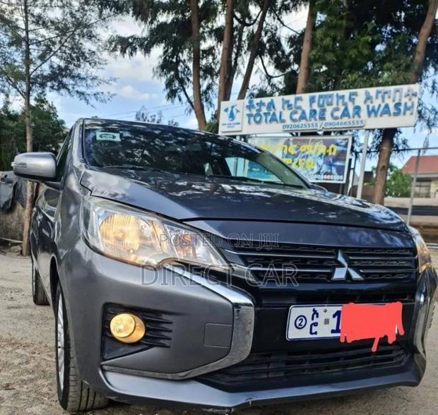 Mitsubishi Attrage 2021 Silver