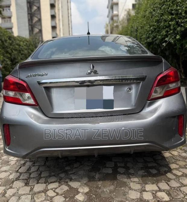 Mitsubishi Attrage 2021 Silver