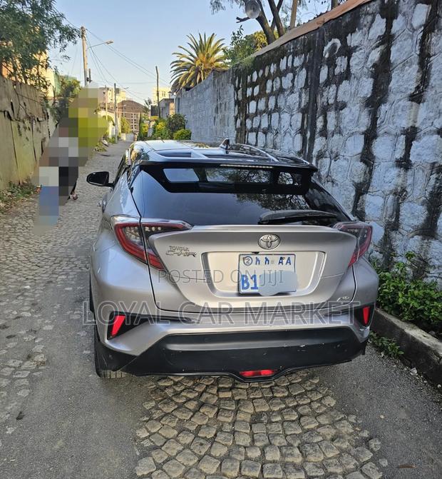 Toyota C-HR 2017 Gray