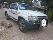 Toyota Hilux 2002 White for sale