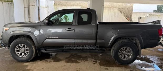 Toyota Tacoma 4dr Double Cab 2016