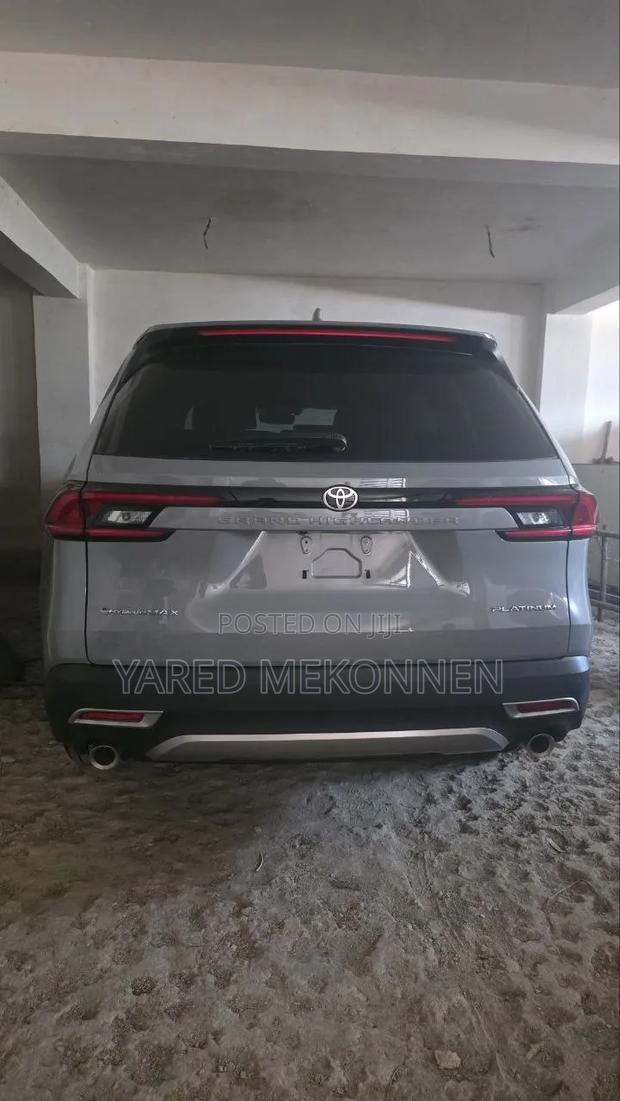 New Toyota Grand Highlander Hybrid 2025 Silver