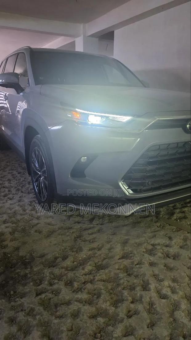 New Toyota Grand Highlander Hybrid 2025 Silver
