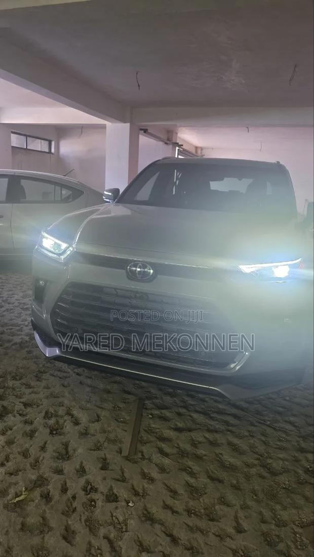 New Toyota Grand Highlander Hybrid 2025 Silver