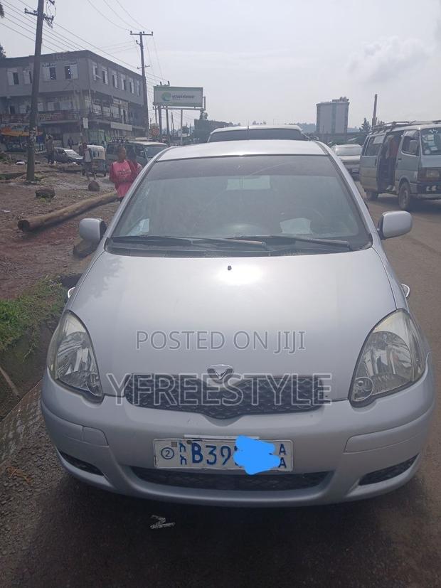 Toyota Vitz 2004 Silver