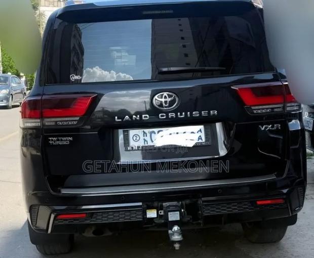 Toyota Land Cruiser 2023 Black