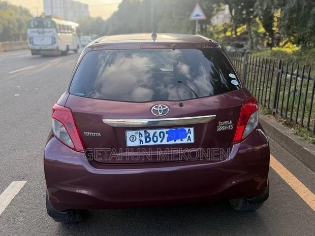 Toyota Yaris 2012 Burgundy
