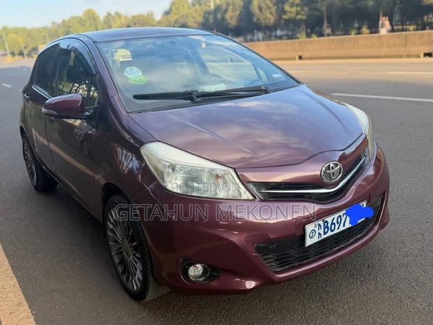 Toyota Yaris 2012 Burgundy