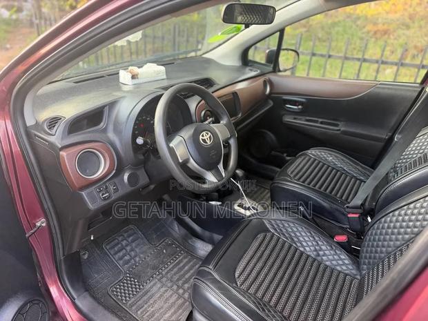 Toyota Yaris 2012 Burgundy