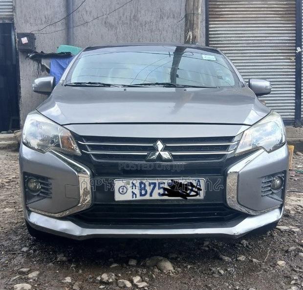 Mitsubishi Attrage 2020 Silver