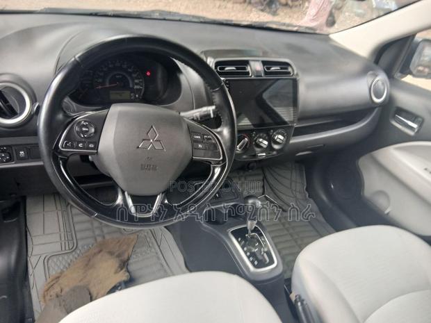 Mitsubishi Attrage 2020 Silver