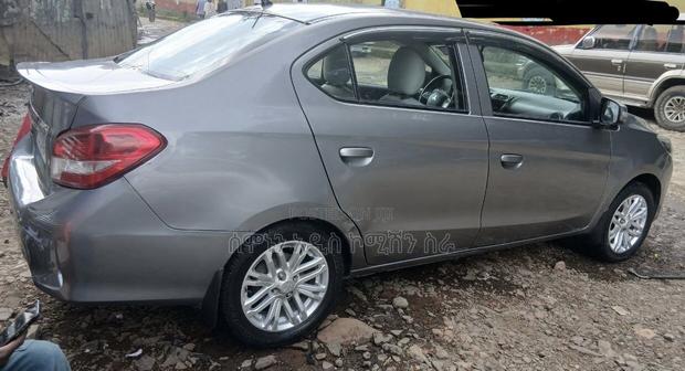 Mitsubishi Attrage 2020 Silver
