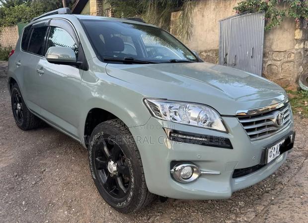 Toyota RAV4 2012