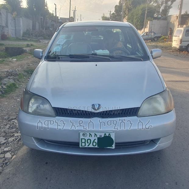Toyota Platz 1.0 FWD 2001 Silver