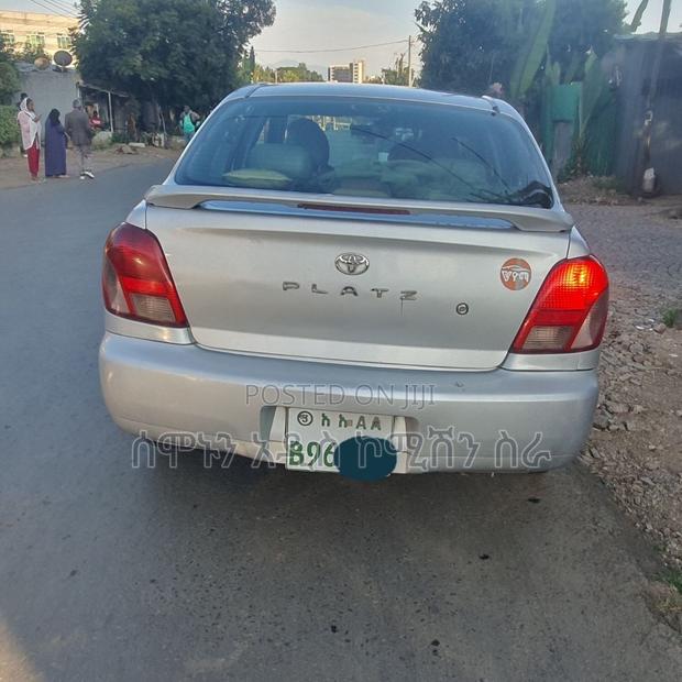 Toyota Platz 1.0 FWD 2001 Silver