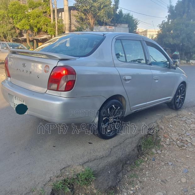 Toyota Platz 1.0 FWD 2001 Silver