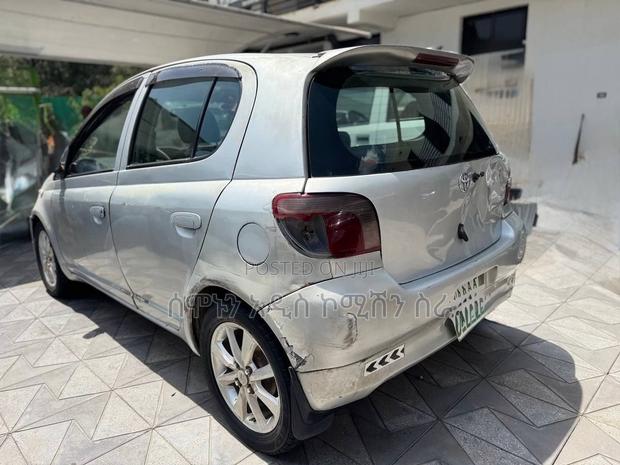 Toyota Vitz 1.0 FWD 5dr 2000 Silver