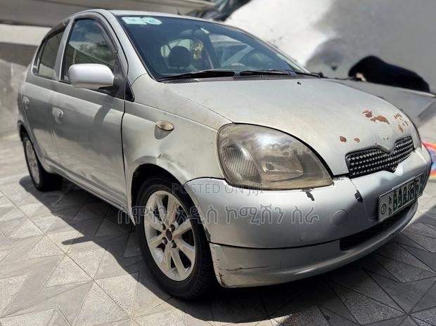 Toyota Vitz 1.0 FWD 5dr 2000 Silver