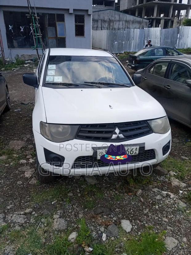 Mitsubishi L200 2010