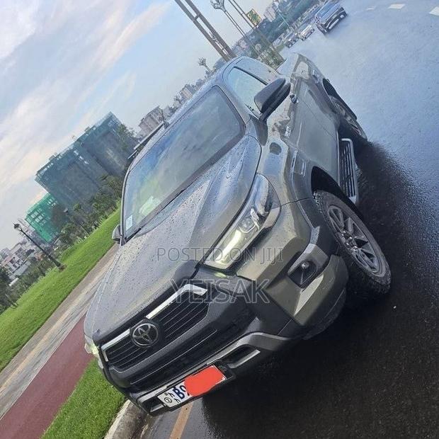 Toyota Hilux 2021 Gray