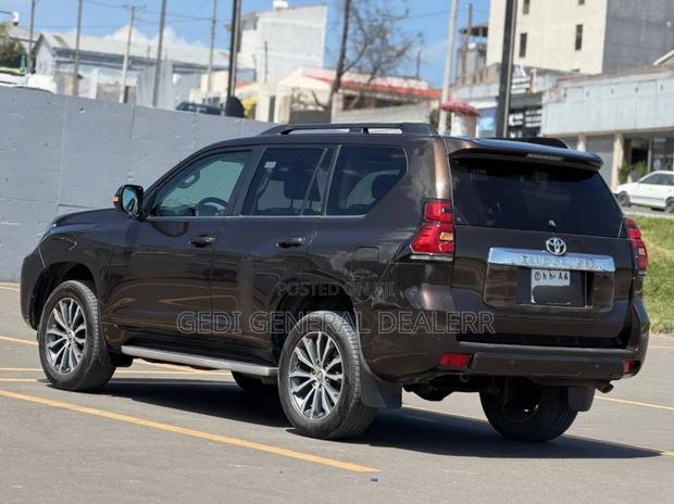 Toyota Land Cruiser Prado 2019 Brown