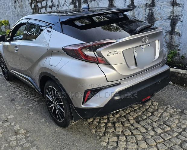 Toyota C-HR 2017 Silver