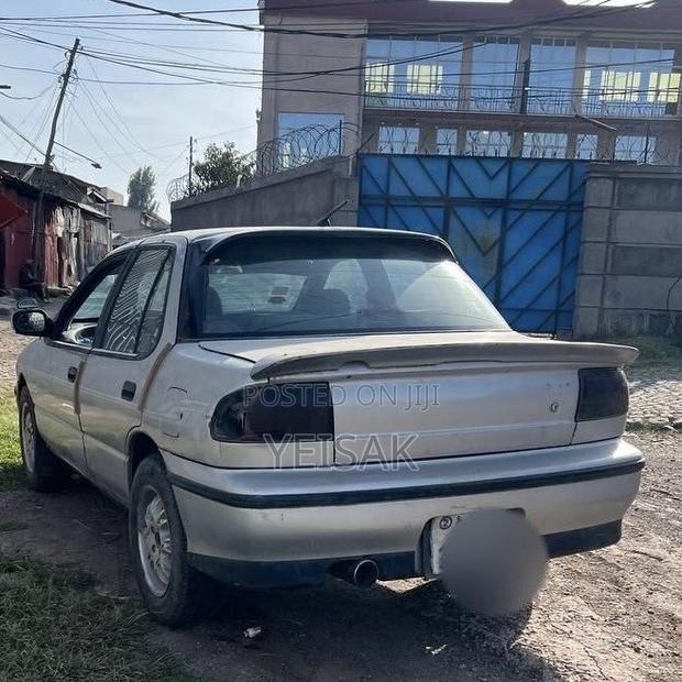 Isuzu Stylus 1992 Silver