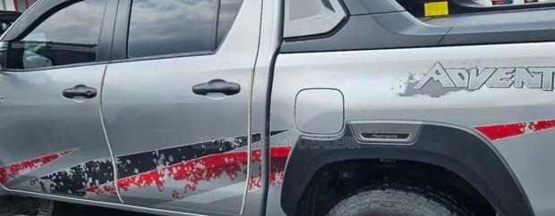 Toyota Hilux 2022 Silver