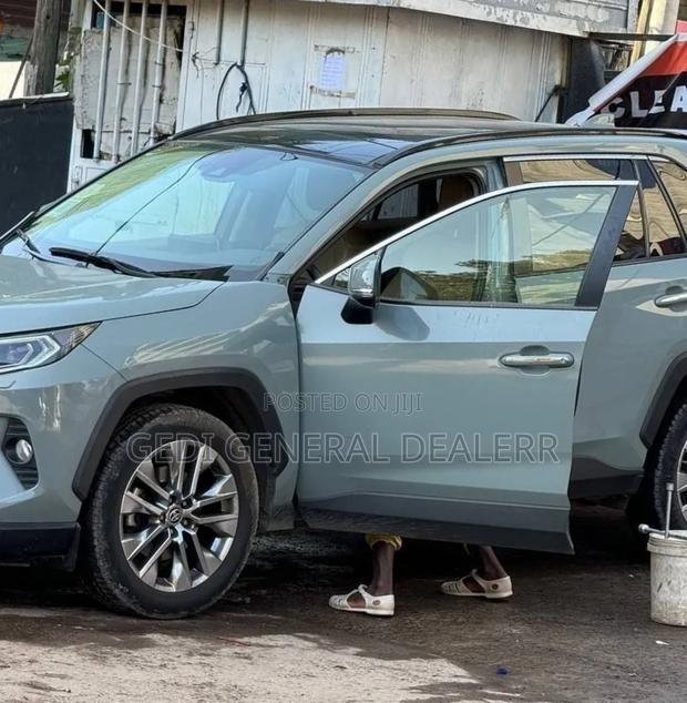 Toyota RAV4 2021 Teal