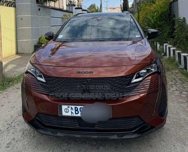 Peugeot 5008 2021 Brown