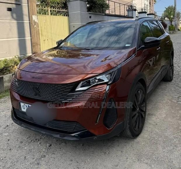 Peugeot 5008 2021 Brown