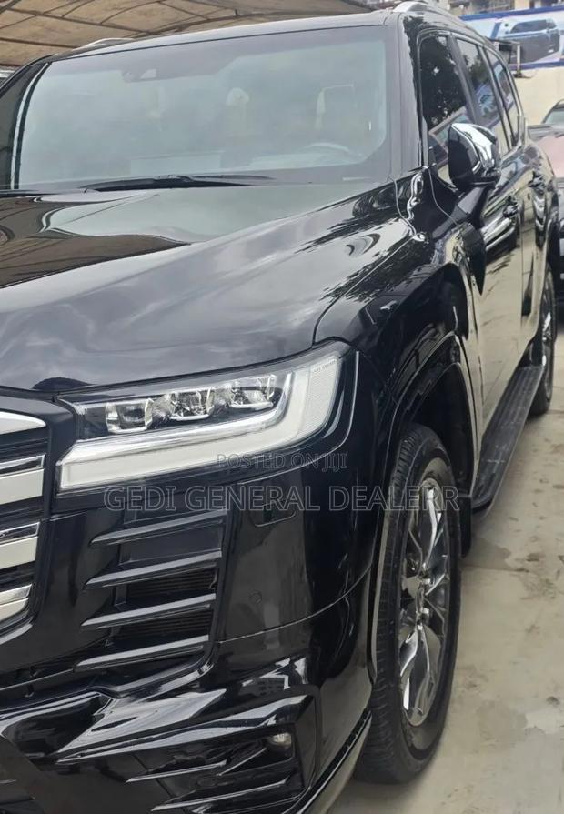 Toyota Land Cruiser 2023 Black