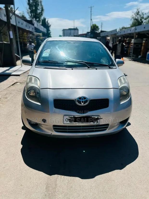 Toyota Yaris 2009 Silver