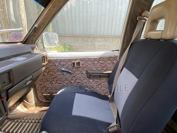 Mitsubishi L200 Double Cab 2.4 4WD 2000 White