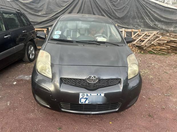 Toyota Yaris 2010 Black