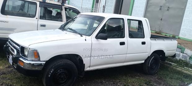 Toyota Hilux 1994 White