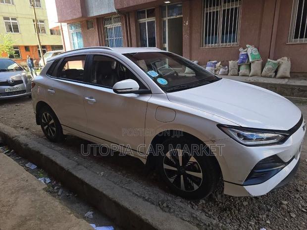 BYD E2 43 kWh 94 hp FWD 2023