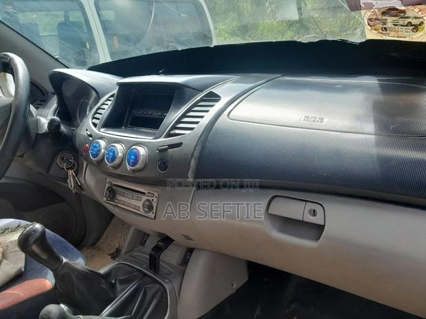 Mitsubishi L200 Club Cab 2.5 136hp 4WD 2007 Silver
