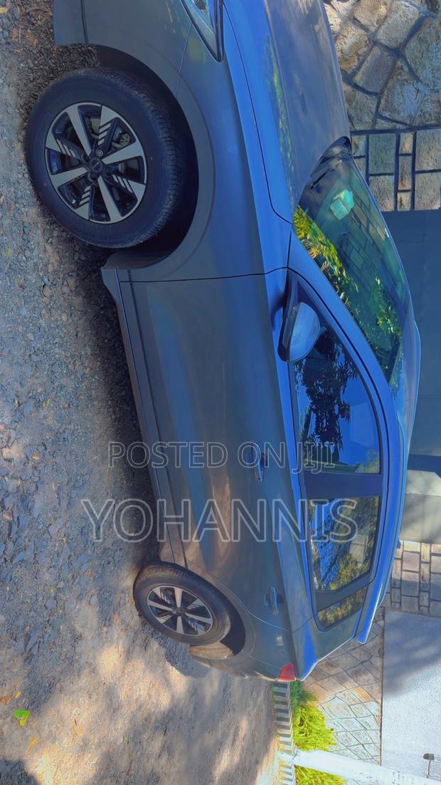 BYD E2 43 kWh 94 hp FWD 2025 Gray