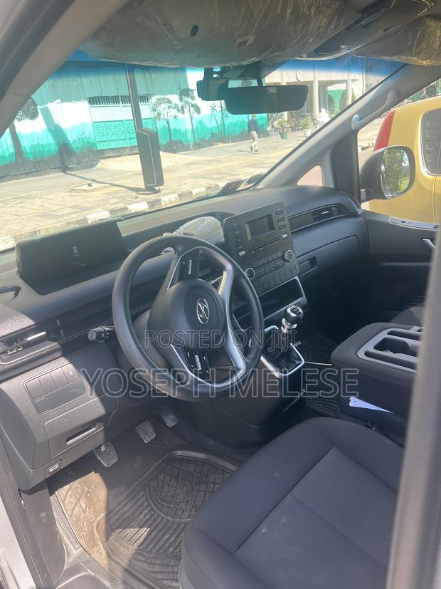 New Hyundai Staria 2.2D AWD 2023 Silver