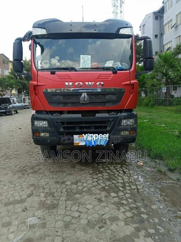 Sinotruk Howo 2017 Red