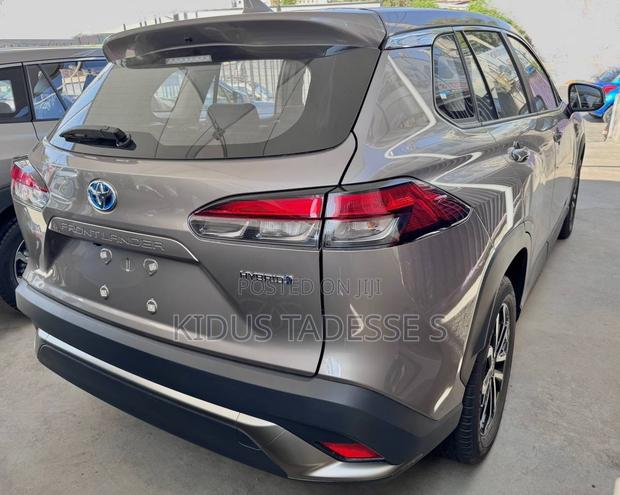 New Toyota Frontlander 2.0 Hybrid FWD 2024 Silver